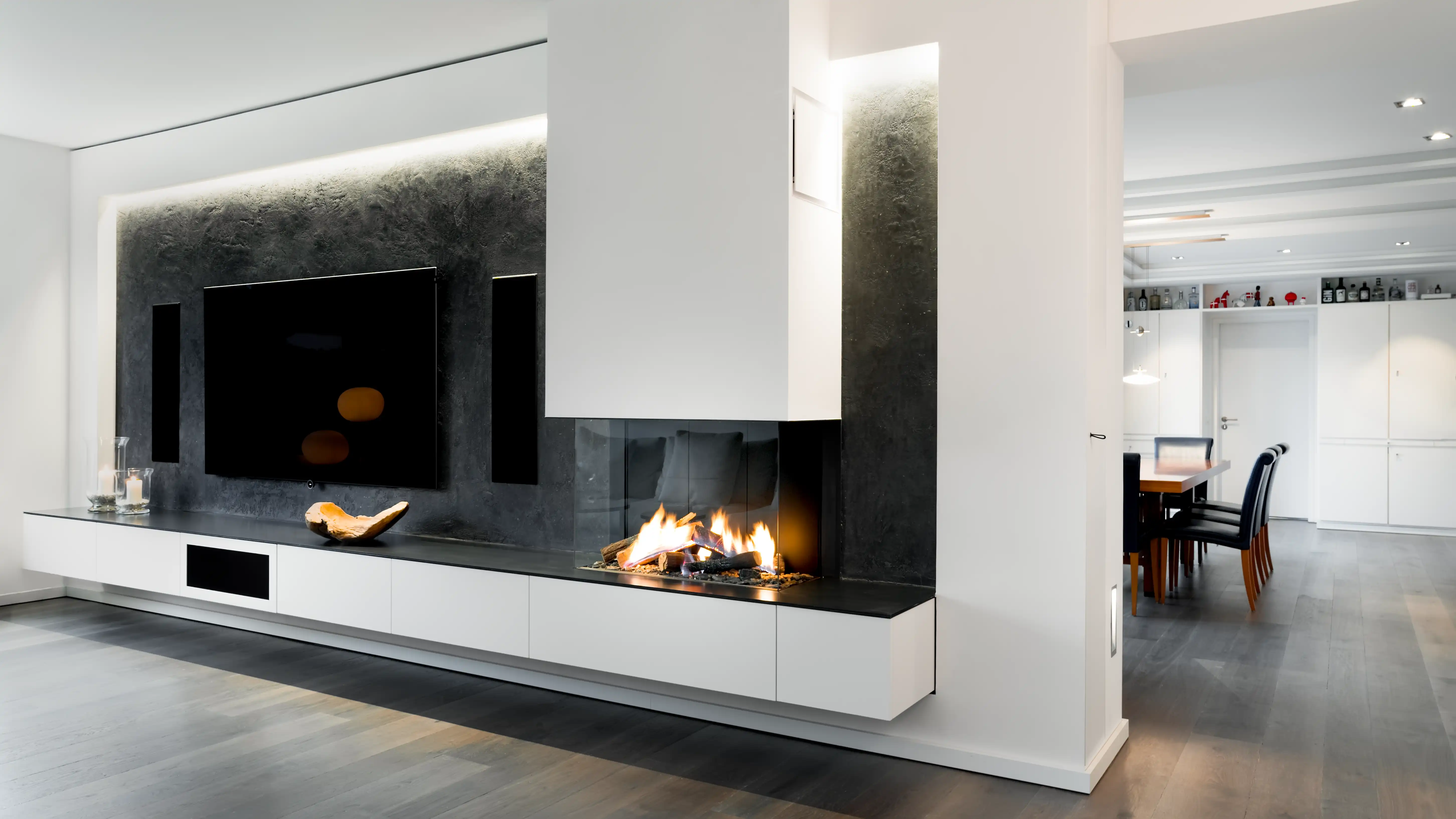 Schwebender Kamin im Wohnzimmer