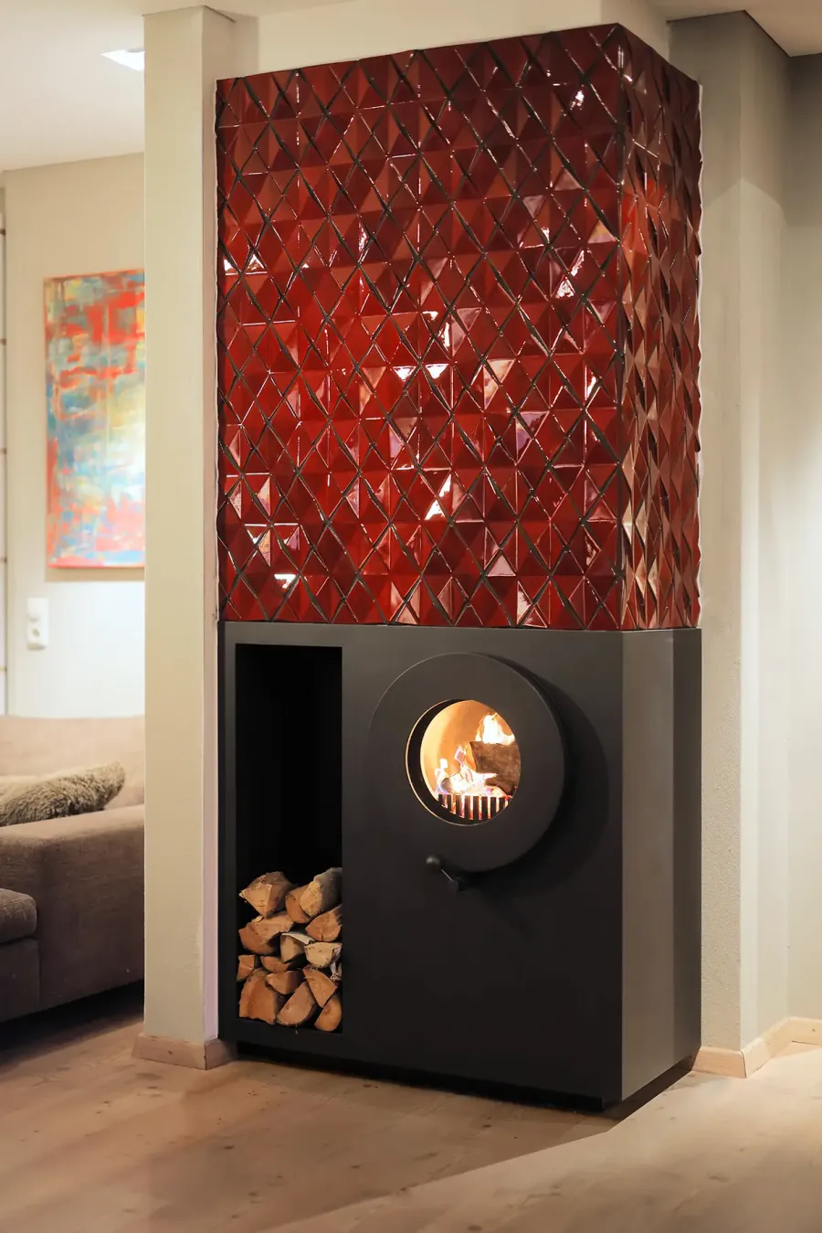 Kachelöfen München -roter Kachelofen 2